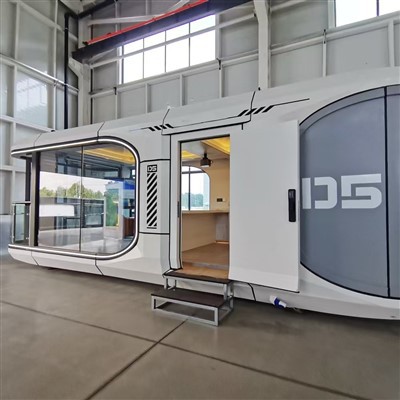 Glamping Capsule House